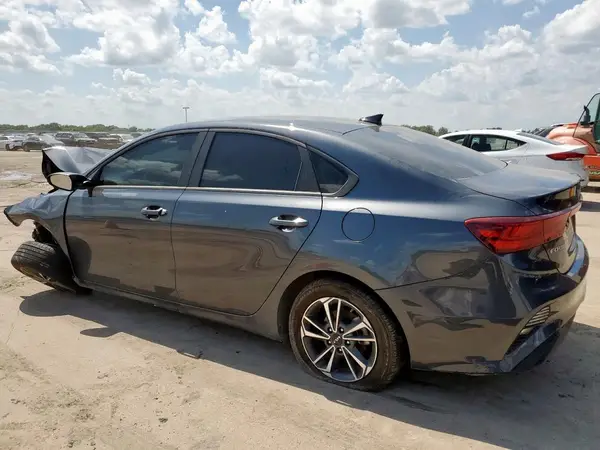 3KPF24AD2RE768466 2024 KIA FORTE - Image 2