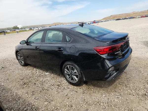 3KPF24AD2RE769245 2024 KIA FORTE - Image 2