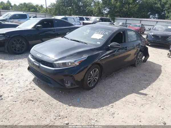 3KPF24AD2RE769861 2024 KIA FORTE - Image 2