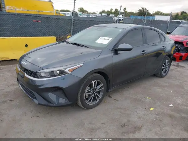 3KPF24AD2RE770783 2024 KIA FORTE - Image 2