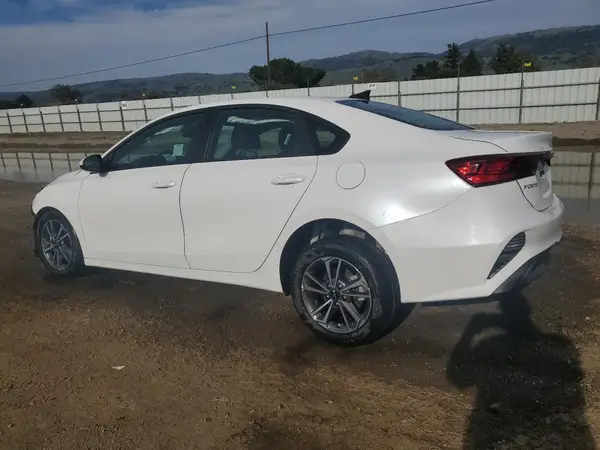 3KPF24AD2RE770976 2024 KIA FORTE - Image 2