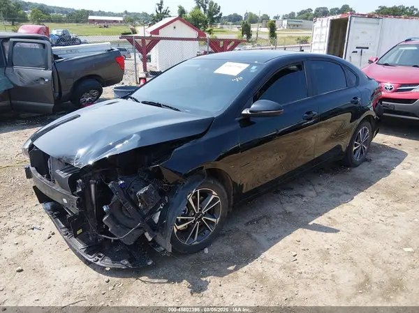 3KPF24AD2RE771190 2024 KIA FORTE - Image 2