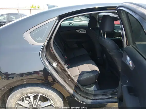 3KPF24AD2RE771190 2024 KIA FORTE - Image 8