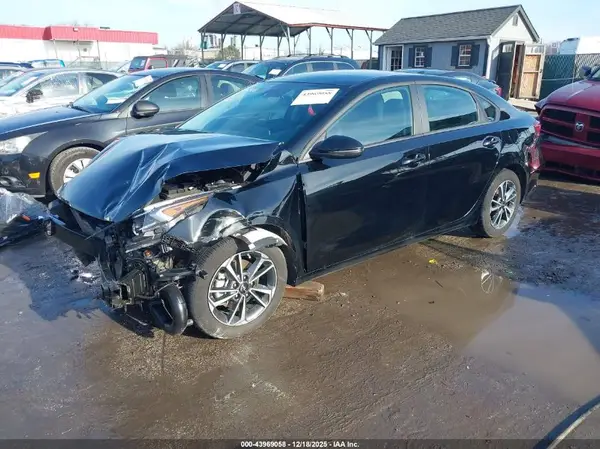 3KPF24AD2RE773263 2024 KIA FORTE - Image 2