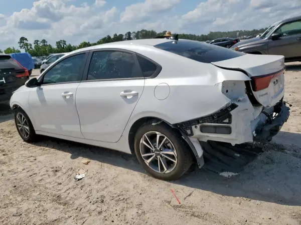 3KPF24AD2RE775028 2024 KIA FORTE - Image 2