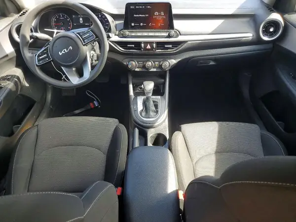 3KPF24AD2RE776504 2024 KIA FORTE - Image 8