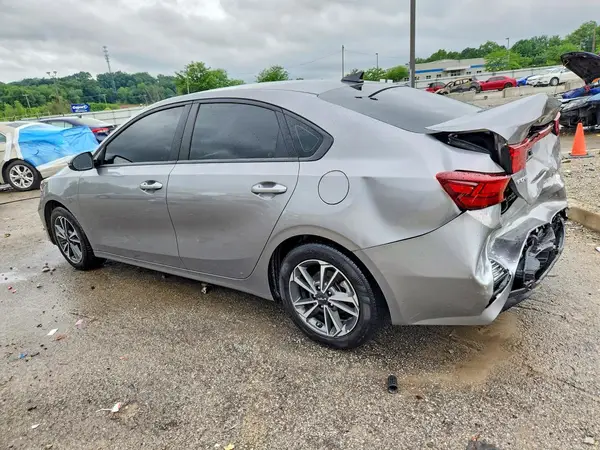3KPF24AD2RE778320 2024 KIA FORTE - Image 2