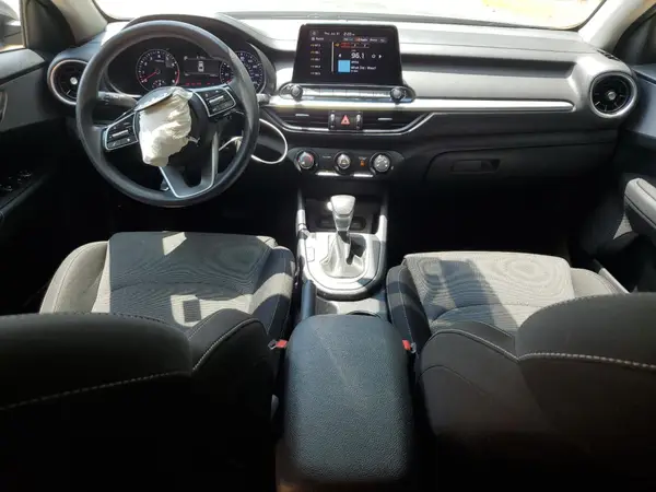 3KPF24AD2RE779628 2024 KIA FORTE - Image 8