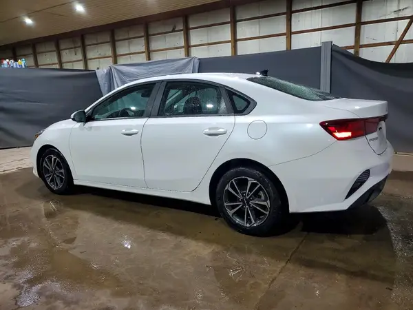 3KPF24AD2RE779693 2024 KIA FORTE - Image 2