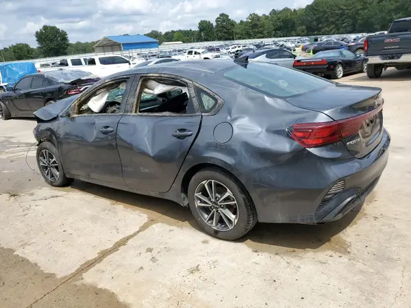 3KPF24AD2RE779726 2024 KIA FORTE - Image 2