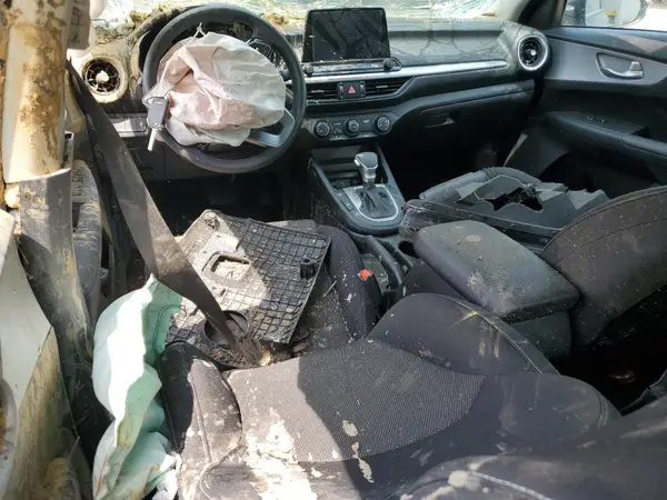3KPF24AD2RE779726 2024 KIA FORTE - Image 8