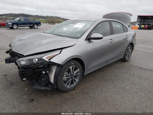 3KPF24AD2RE780312 2024 KIA FORTE - Image 2
