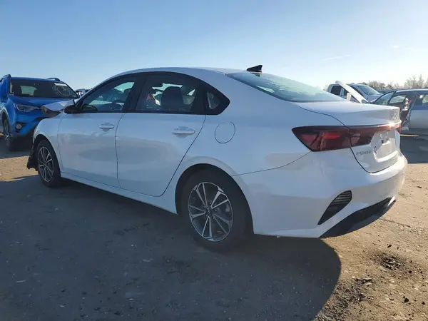 3KPF24AD2RE782321 2024 KIA FORTE - Image 2