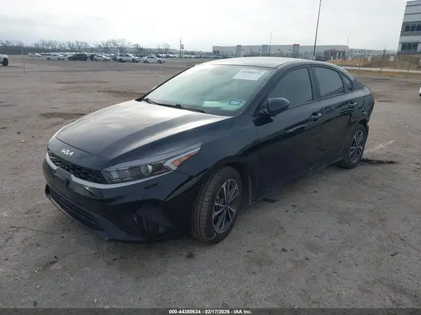 3KPF24AD2RE783503 2024 KIA FORTE - Image 2