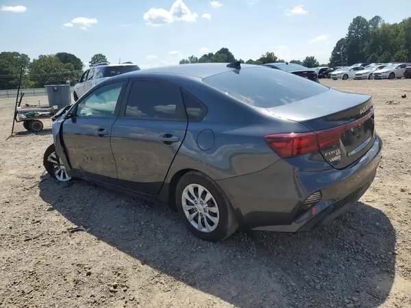 3KPF24AD2RE784957 2024 KIA FORTE - Image 2