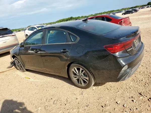 3KPF24AD2RE786045 2024 KIA FORTE - Image 2