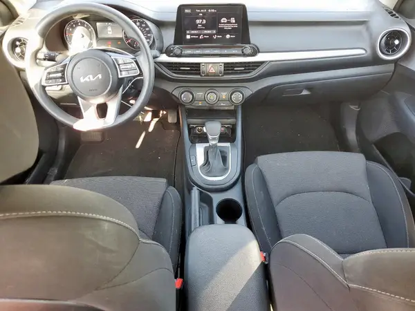 3KPF24AD2RE786045 2024 KIA FORTE - Image 8