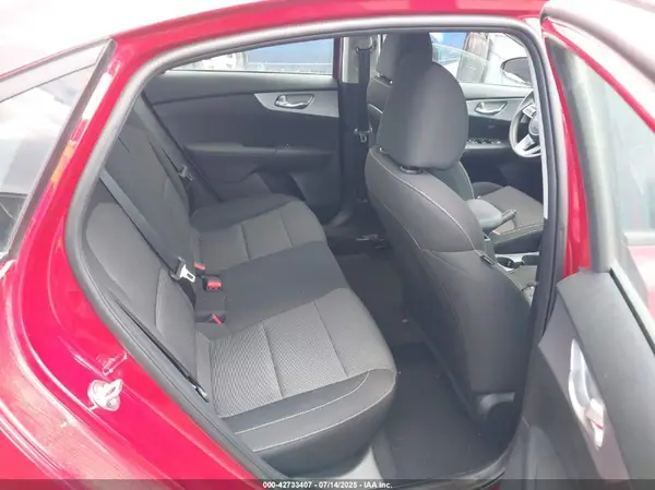 3KPF24AD2RE789740 2024 KIA FORTE - Image 8