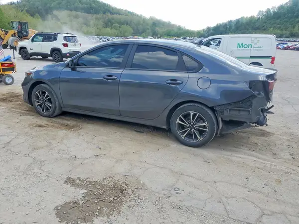 3KPF24AD2RE789799 2024 KIA FORTE - Image 2