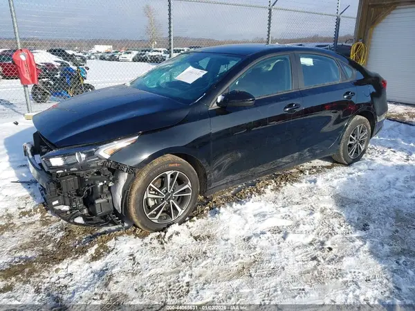 3KPF24AD2RE790189 2024 KIA FORTE - Image 2