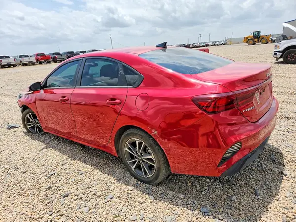 3KPF24AD2RE790998 2024 KIA FORTE - Image 2