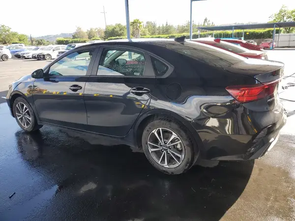 3KPF24AD2RE792136 2024 KIA FORTE - Image 2