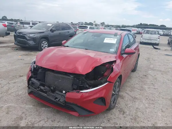3KPF24AD2RE793187 2024 KIA FORTE - Image 2
