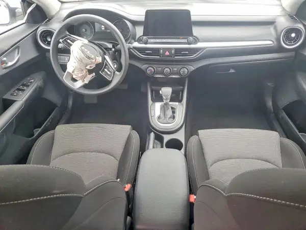 3KPF24AD2RE793352 2024 KIA FORTE - Image 8