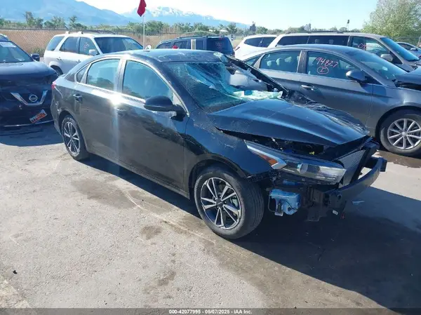 3KPF24AD2RE795604 2024 KIA FORTE - Image 1