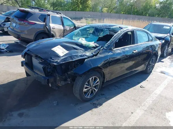 3KPF24AD2RE795604 2024 KIA FORTE - Image 2