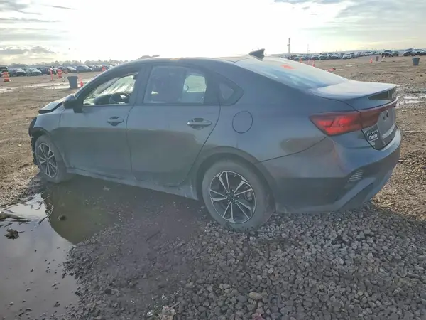 3KPF24AD2RE796090 2024 KIA FORTE - Image 2