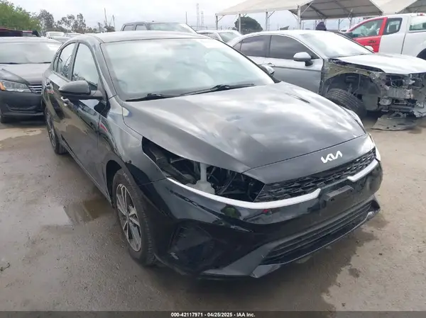 3KPF24AD2RE798244 2024 KIA FORTE - Image 1