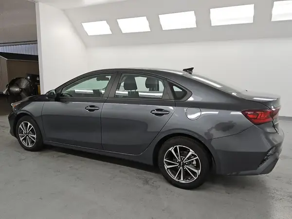 3KPF24AD2RE798325 2024 KIA FORTE - Image 2