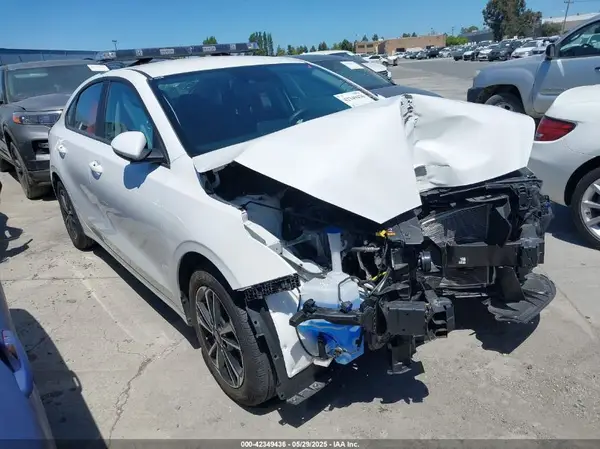 3KPF24AD2RE798485 2024 KIA FORTE - Image 1