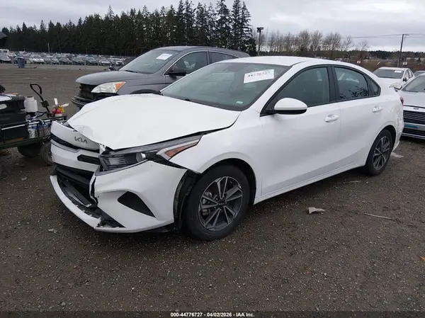 3KPF24AD2RE798504 2024 KIA FORTE - Image 2