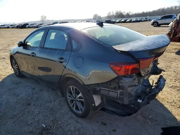 3KPF24AD2RE798678 2024 KIA FORTE - Image 2