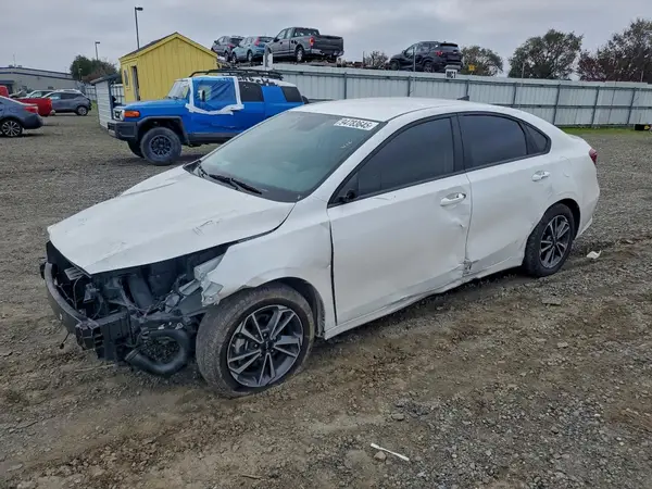 3KPF24AD2RE798793 2024 KIA FORTE - Image 1