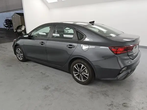 3KPF24AD2RE799104 2024 KIA FORTE - Image 2