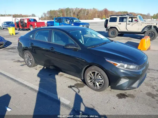 3KPF24AD2RE801353 2024 KIA FORTE - Image 1