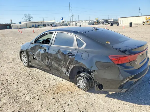 3KPF24AD2RE801529 2024 KIA FORTE - Image 2