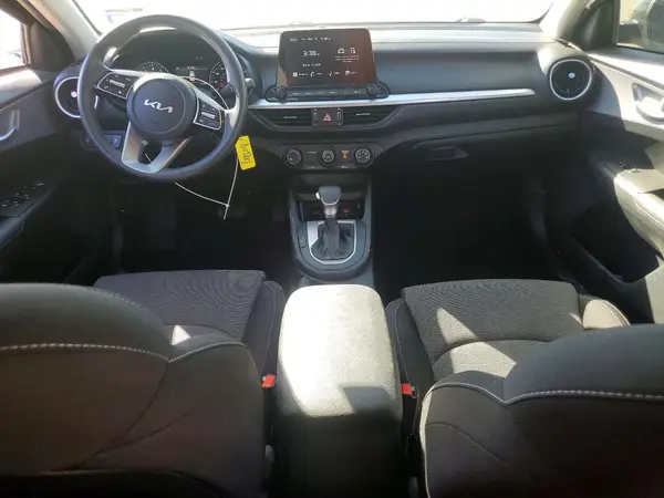 3KPF24AD2RE801529 2024 KIA FORTE - Image 8