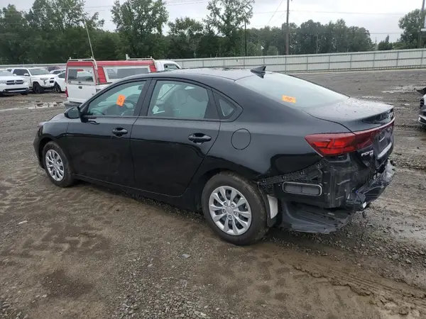 3KPF24AD2RE802115 2024 KIA FORTE - Image 2