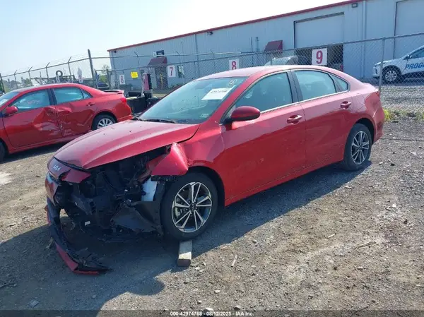 3KPF24AD2RE804334 2024 KIA FORTE - Image 2