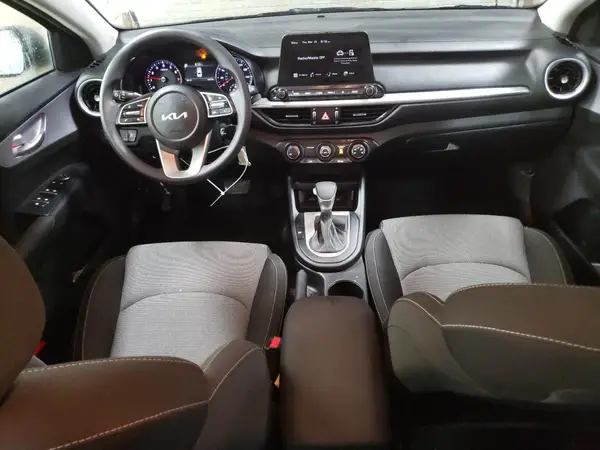 3KPF24AD2RE808352 2024 KIA FORTE - Image 8