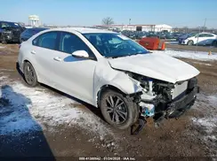 3KPF24AD2RE810683 2024 KIA FORTE