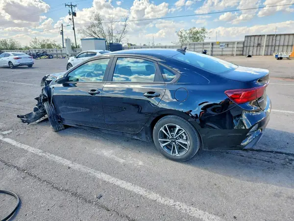 3KPF24AD2RE810876 2024 KIA FORTE - Image 2