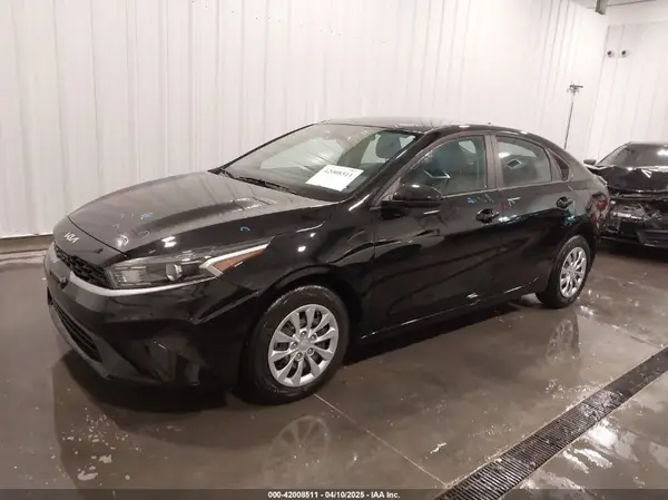 3KPF24AD2RE811915 2024 KIA FORTE - Image 2