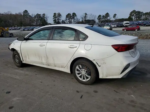 3KPF24AD2RE814068 2024 KIA FORTE - Image 2