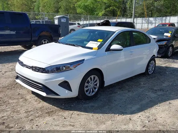 3KPF24AD2RE814071 2024 KIA FORTE - Image 2