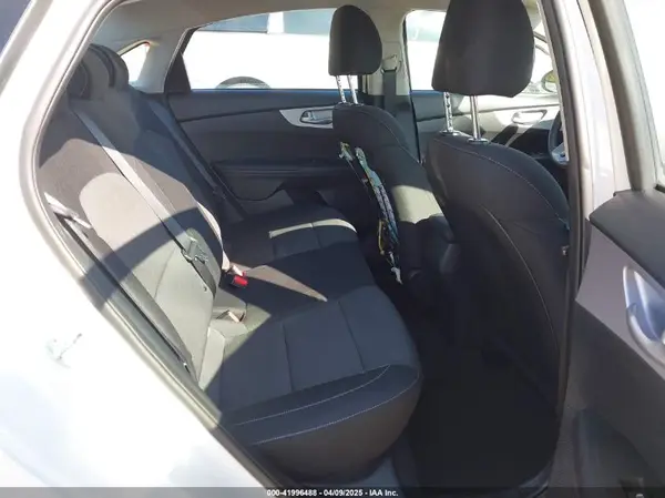 3KPF24AD2RE814071 2024 KIA FORTE - Image 8
